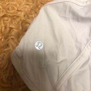 Lululemon hotty hot white shorts size 4